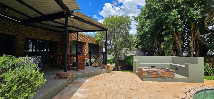 4 Bedroom Property for Sale in Wilkoppies North West